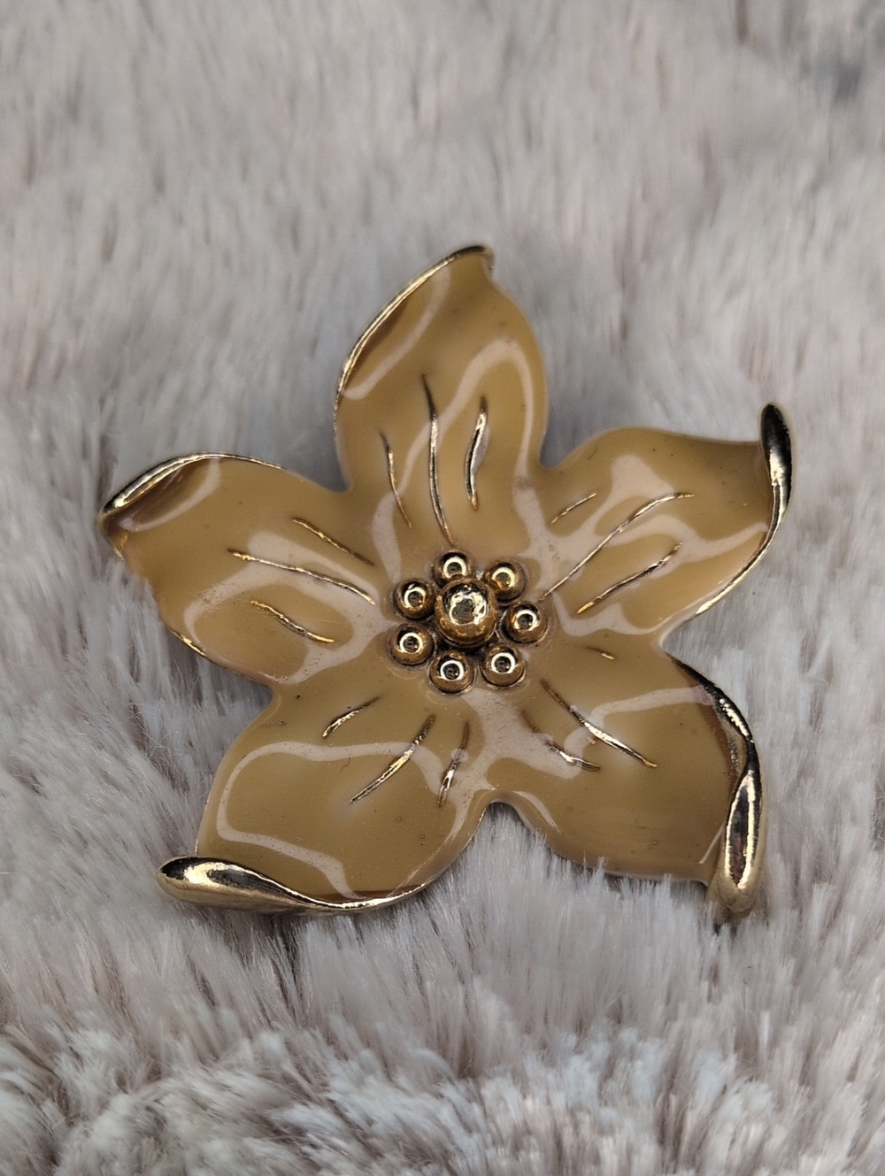 Vintage Cream Yellow Enamel Flower Blossom Brooch Pin Gold Tone